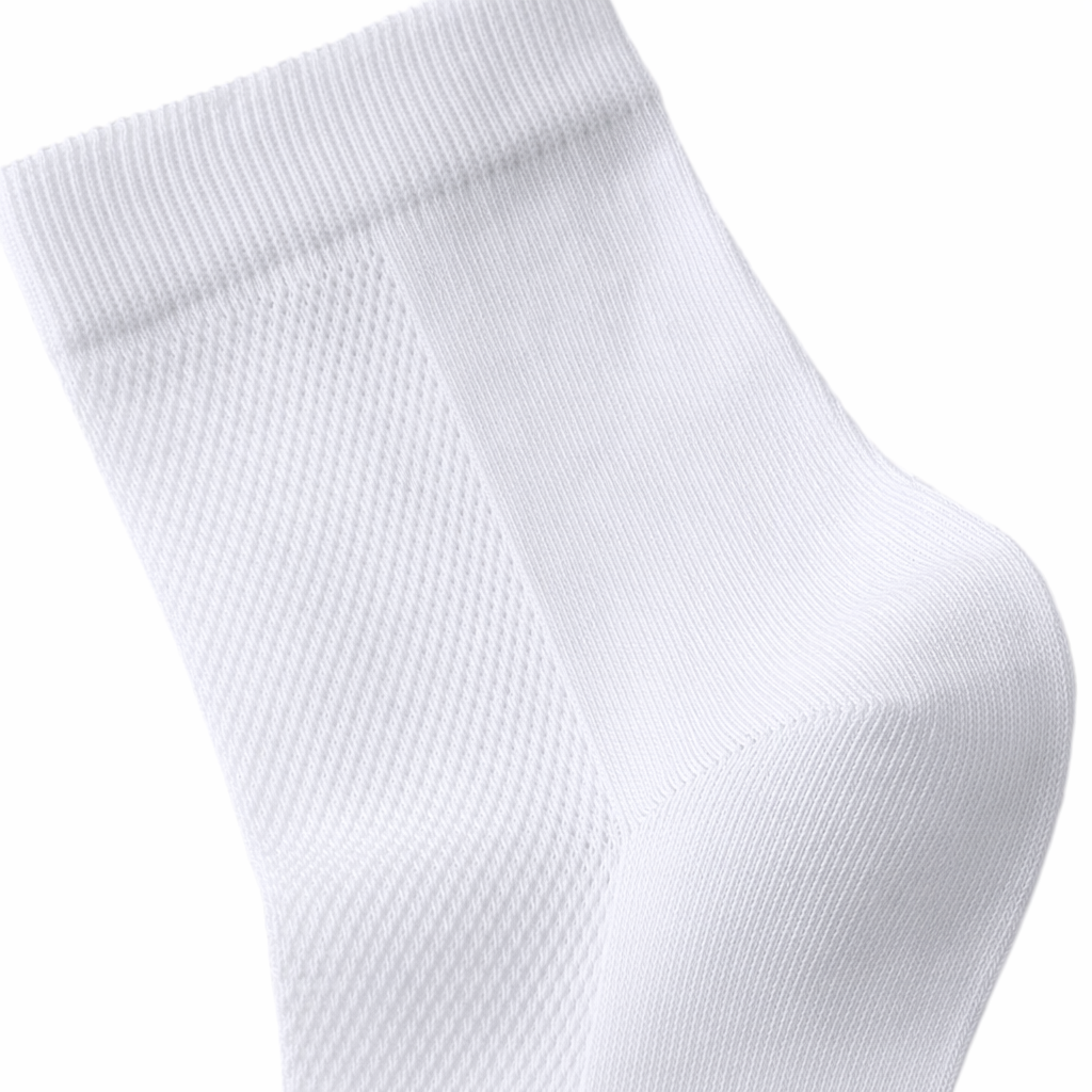 White mesh breathable summer thin mid-calf socks for both men and women, made of pure cotton, sweat-absorbing and anti-slip Application Scenario