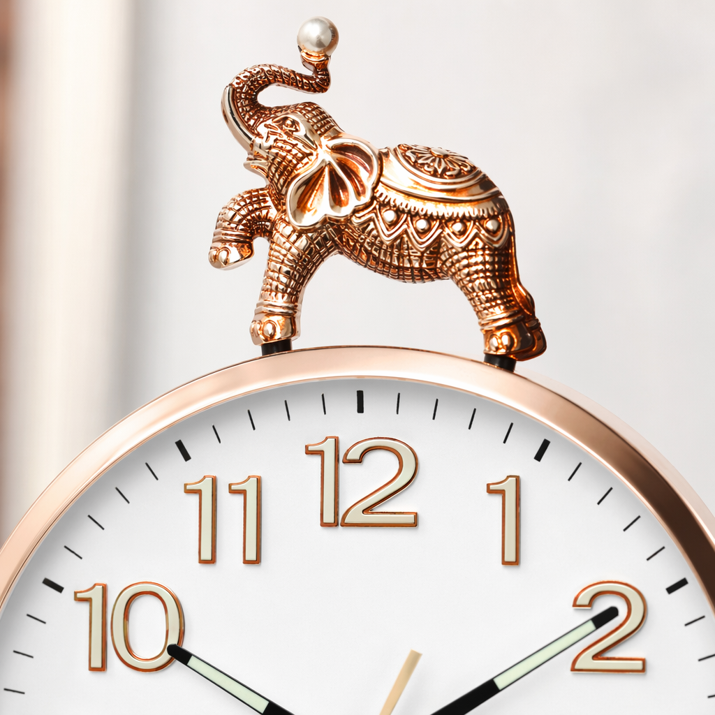 A golden elephant-decorated wall clock, a simple Nordic-style silent wall-mounted clock for the living room and bedroom Application Scenario