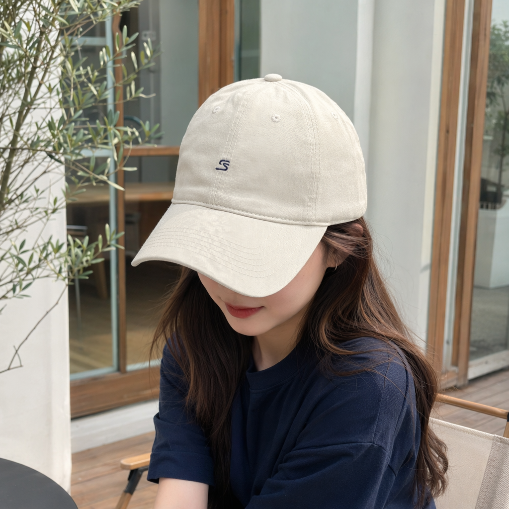 Beige baseball caps for both men and women, casual and versatile, with adjustable soft sunshade tops details Picture
