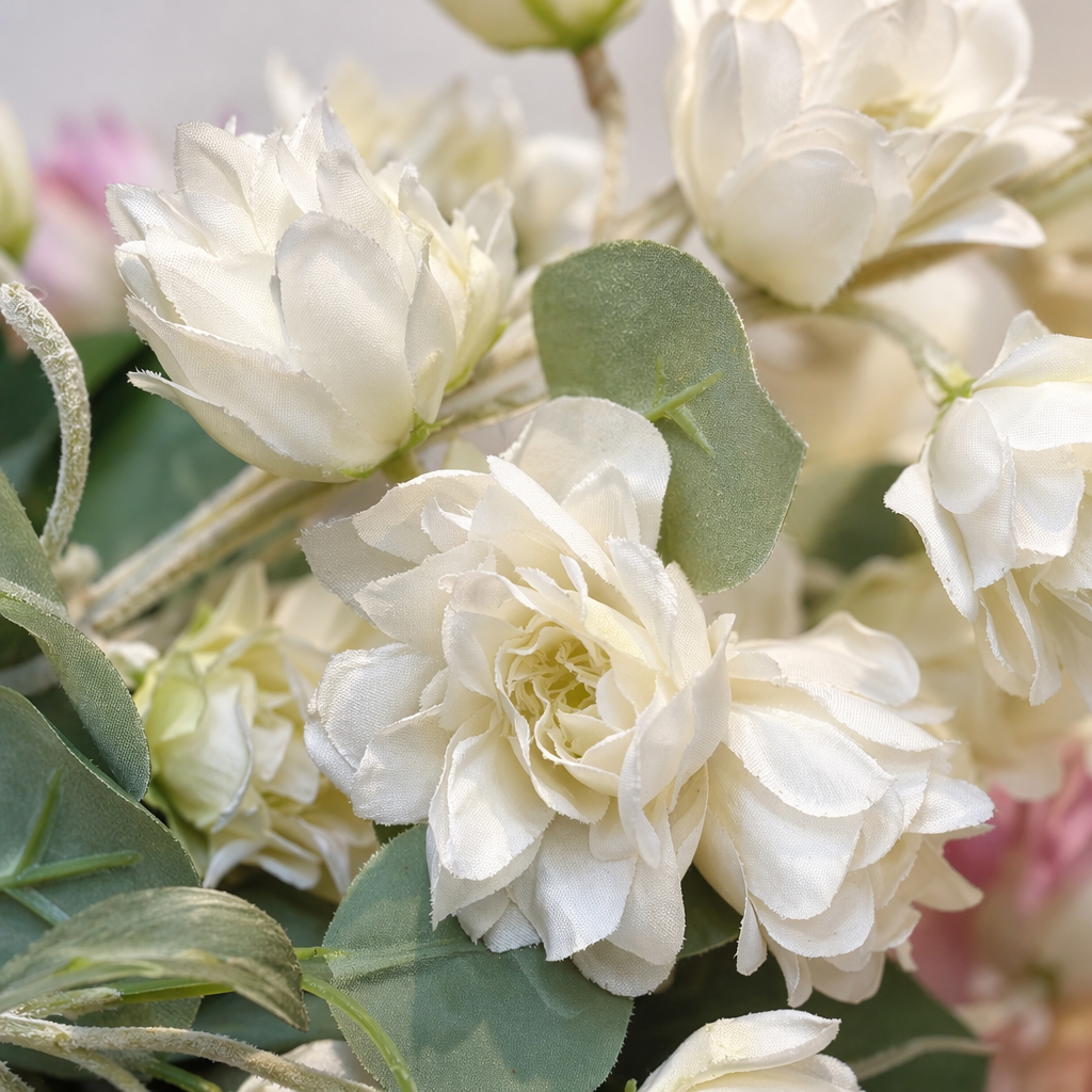 White artificial flower bouquets are decorative items for living rooms and bedrooms, as well as background floral arrangements for wedding photos Application Scenario
