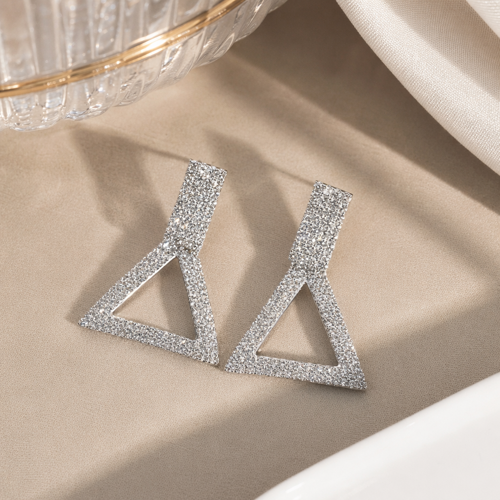 Silver sparkling diamond triangular earrings, fashionable geometric light luxury earrings, earrings, vintage accessories details Picture