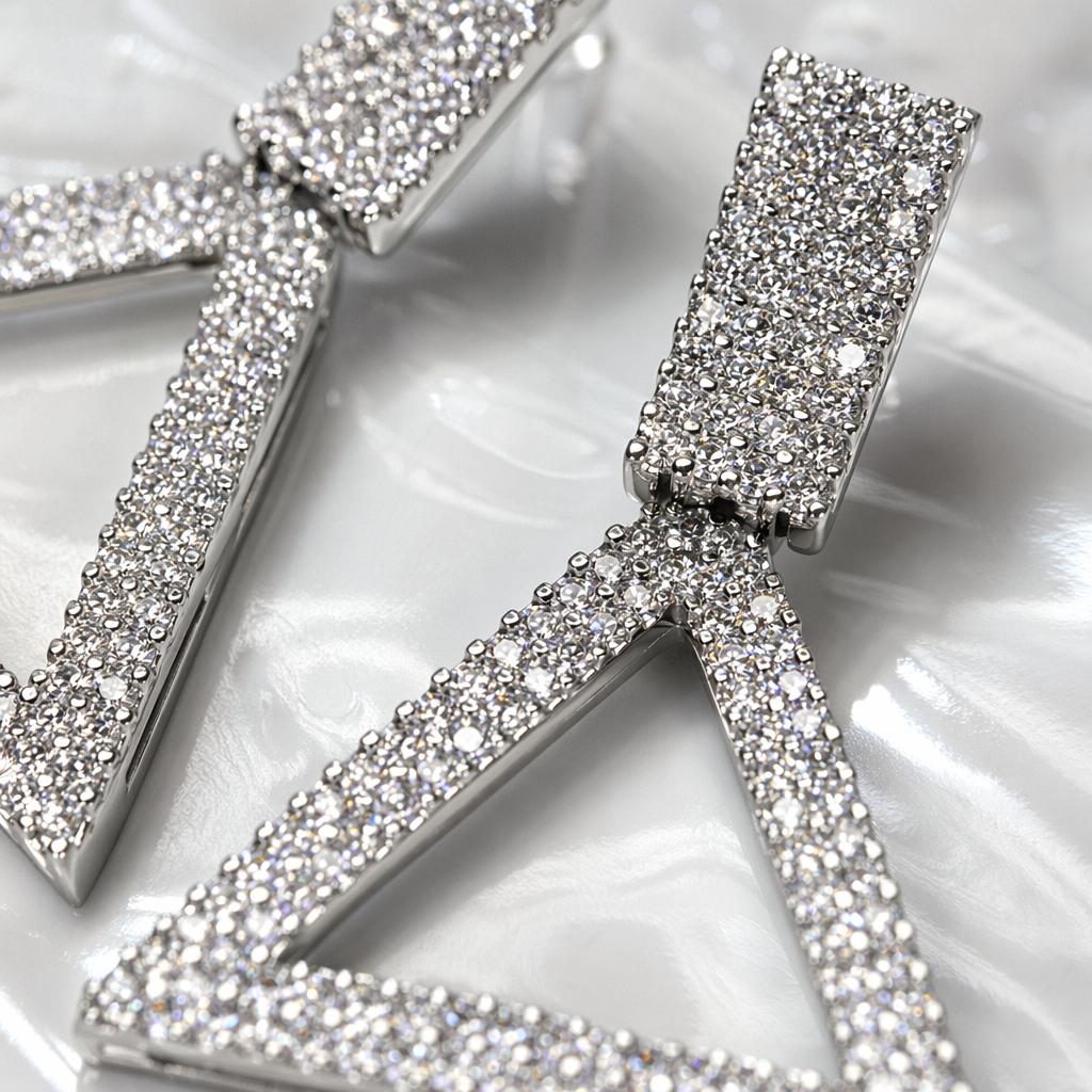 Silver sparkling diamond triangular earrings, fashionable geometric light luxury earrings, earrings, vintage accessories Application Scenario