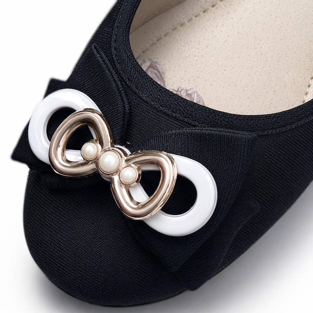 Black flat shoes for women's casual, versatile, soft-soled, anti-slip and comfortable commuting single shoes Application Scenario