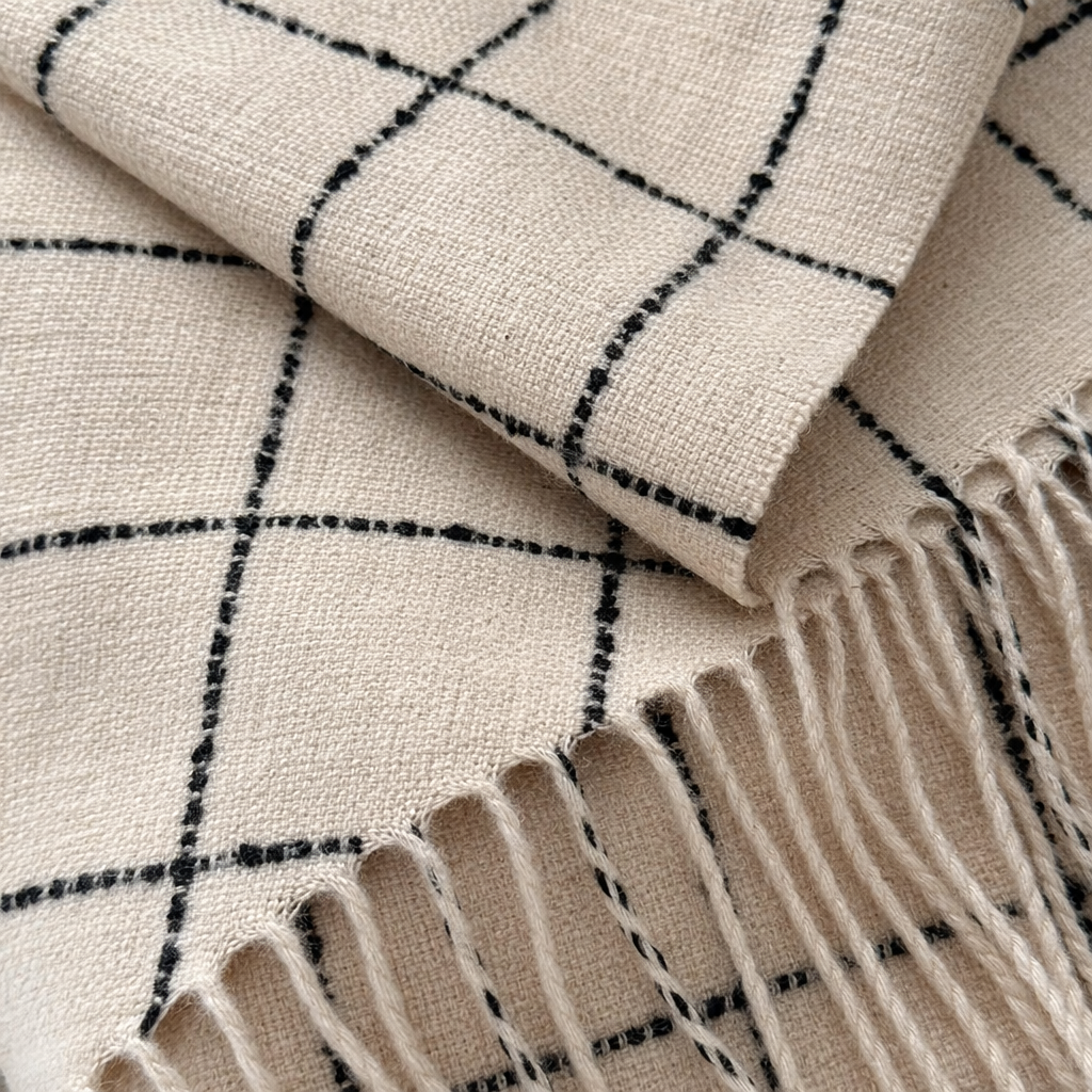 Beige checkered tassel scarf for warmth in autumn and winter, pure cotton knitted, fashionable and versatile for women Application Scenario