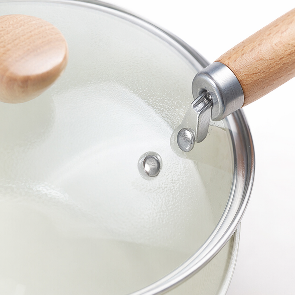 Transparent glass lid, metal pot body, non-stick frying and stir-frying pan, household kitchen cookware Application Scenario