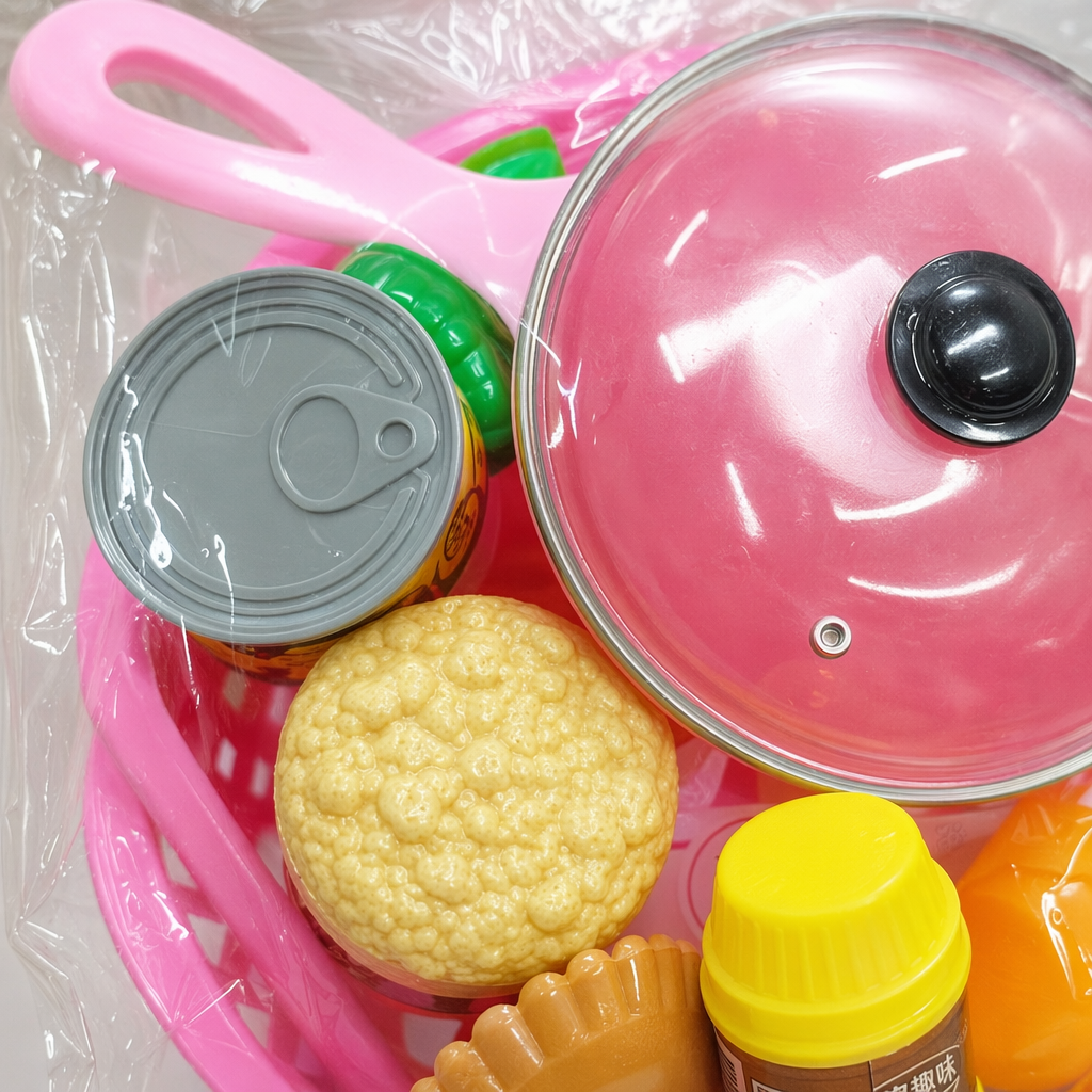 Pink children's toy kitchenware set, playhouse kitchen toys, safe and non-toxic, with rounded corners Application Scenario