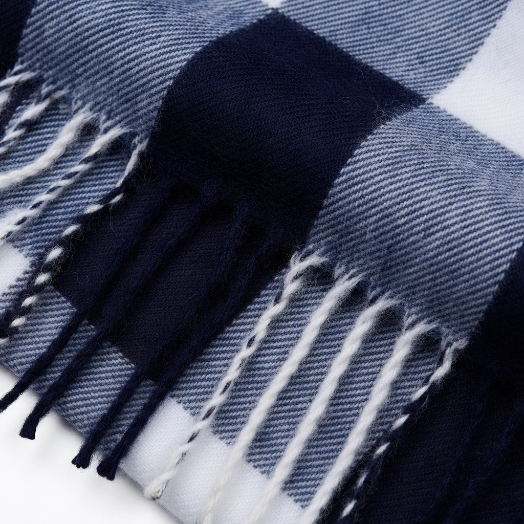 Black and white checkered scarf with thick cashmere blend for warm autumn and winter with a coat Application Scenario