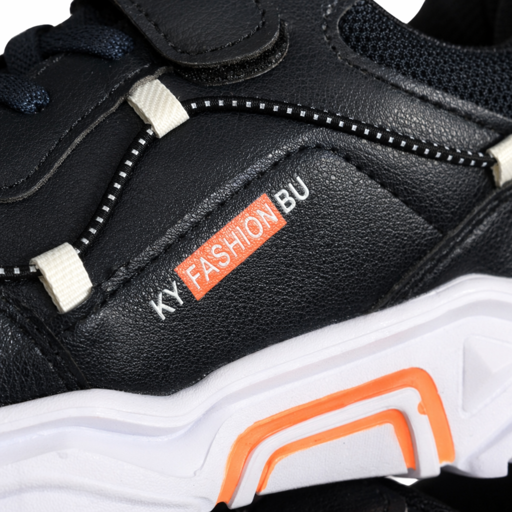 Black and white sneakers for both men and women, breathable, lightweight and casual running shoes Application Scenario