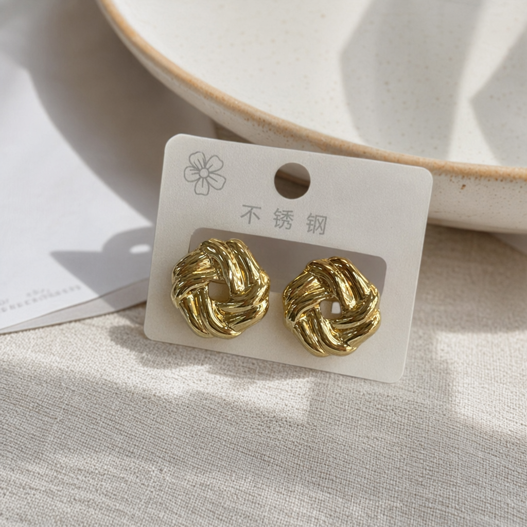 Golden knotted design stud earrings are fashionable, simple and versatile earrings details Picture