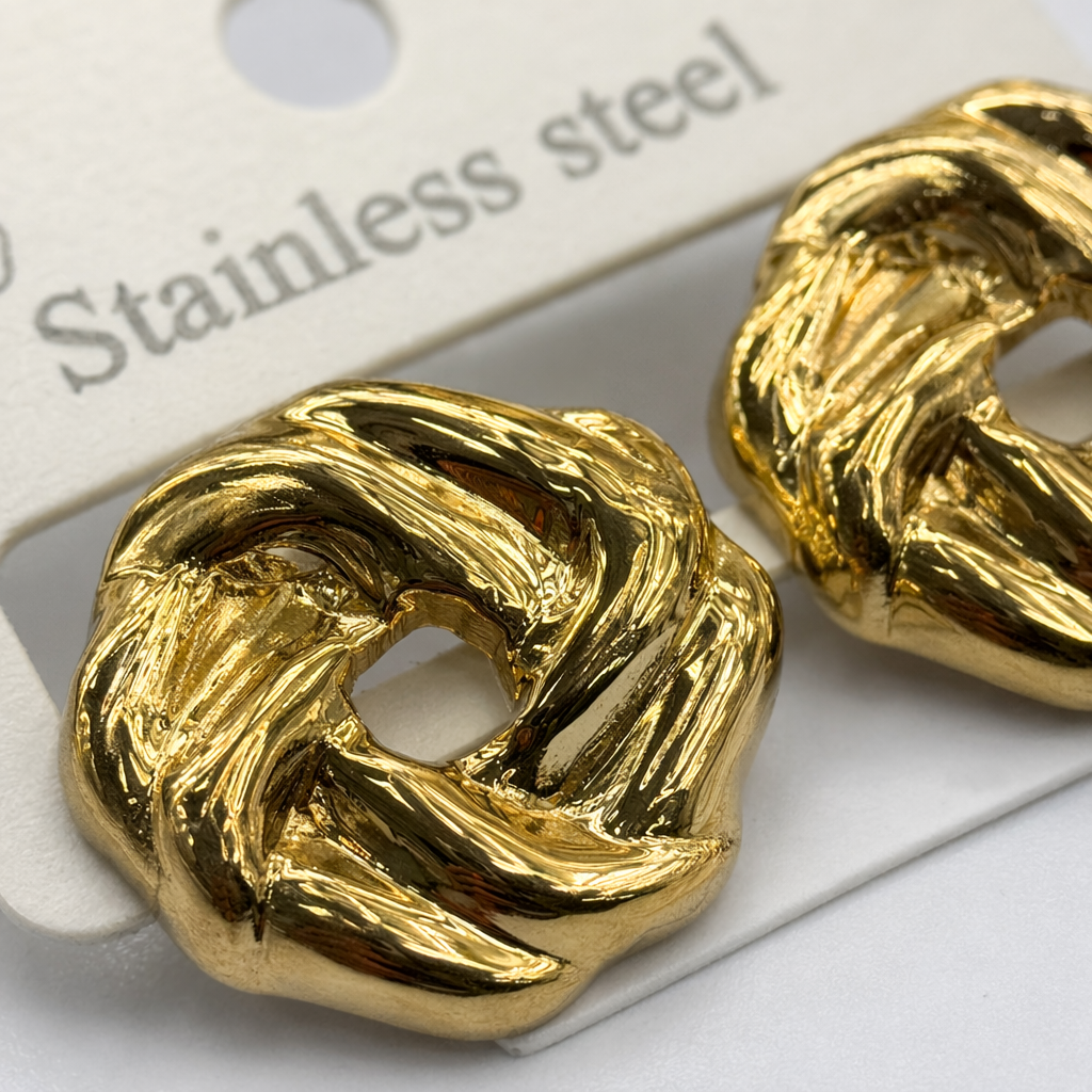 Golden knotted design stud earrings are fashionable, simple and versatile earrings Application Scenario