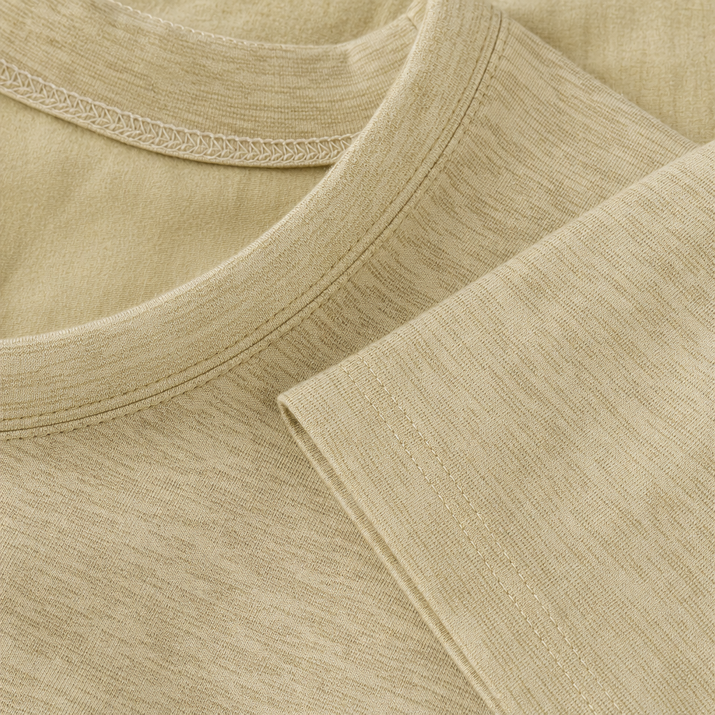 Light green men's long-sleeved shirt and long pants warm suit Application Scenario
