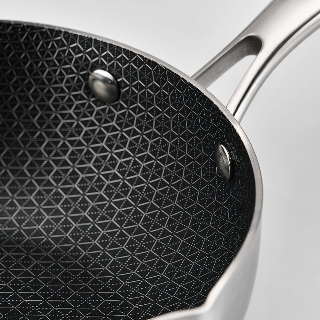 Silver small pot, black honeycomb inner pot, non-stick frying and stir-frying pot, household mini stewing pot Application Scenario