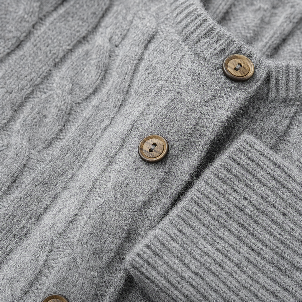 A grey knitted cardigan for women in spring and autumn, paired with a loose and laid-back top Application Scenario