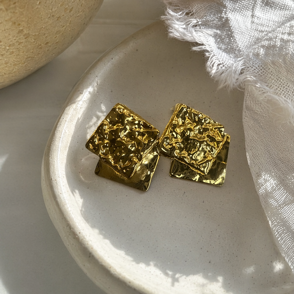 Golden square stud earrings are fashionable, simple and versatile earrings, a light luxury accessory for women details Picture