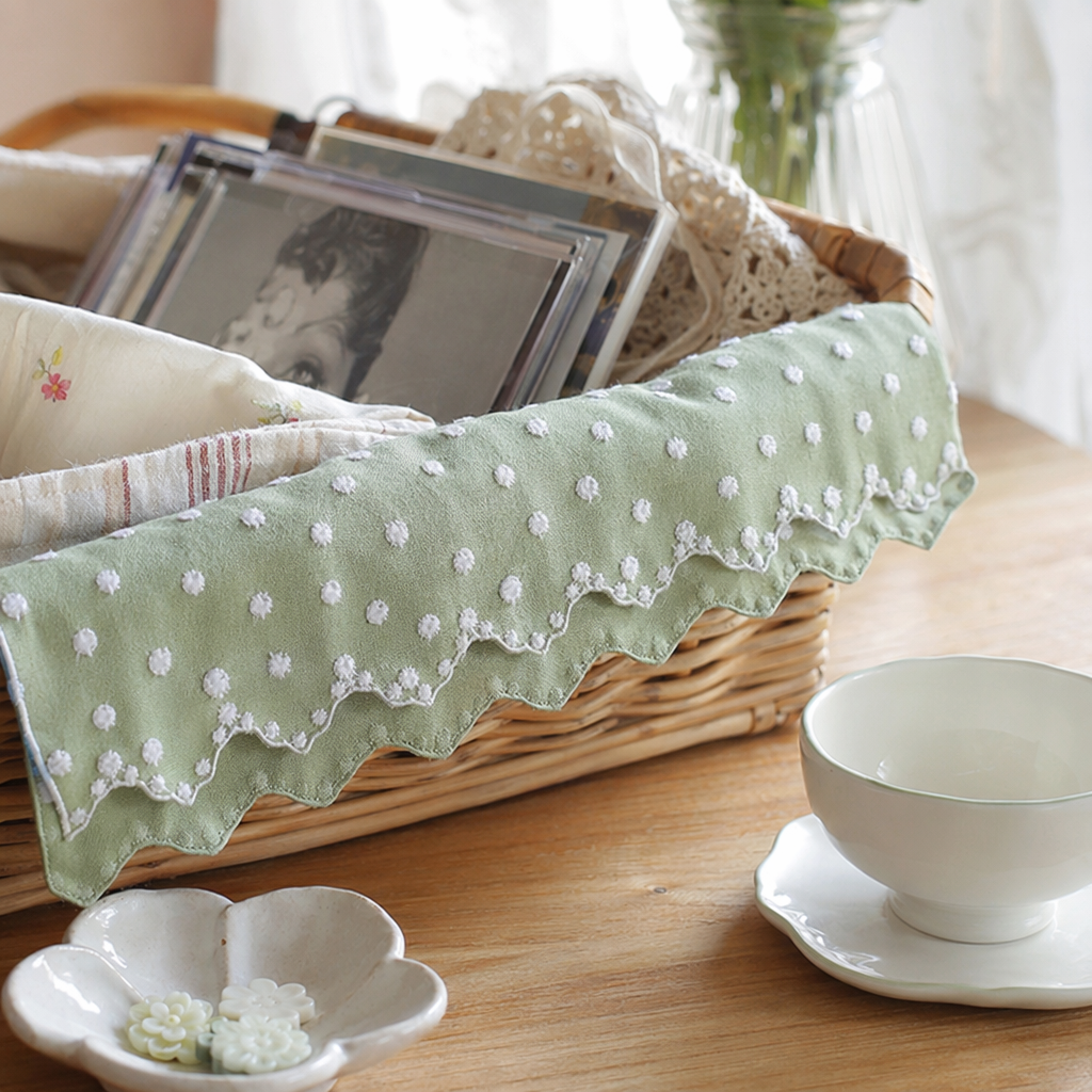 DIY hand-stitched accessories for white polka dot lace trim fabric details Picture