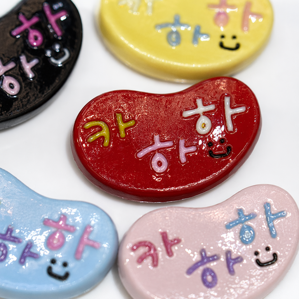 Colorful bean-shaped badges with a metallic texture, cute and fun, and personalized pin decoration Application Scenario