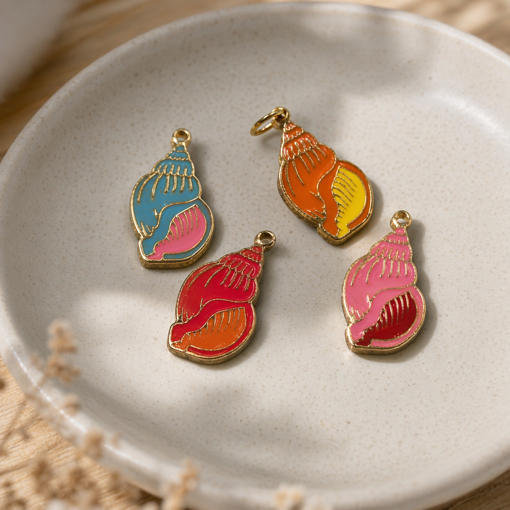 Colorful shell-shaped pendant, pure silver gold-plated necklace, women's niche design, light luxury accessory details Picture