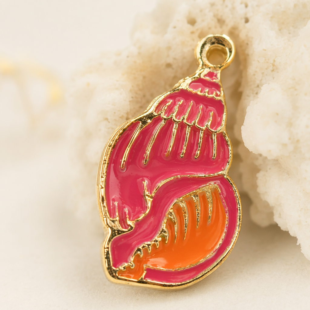 Colorful shell-shaped pendant, pure silver gold-plated necklace, women's niche design, light luxury accessory Application Scenario