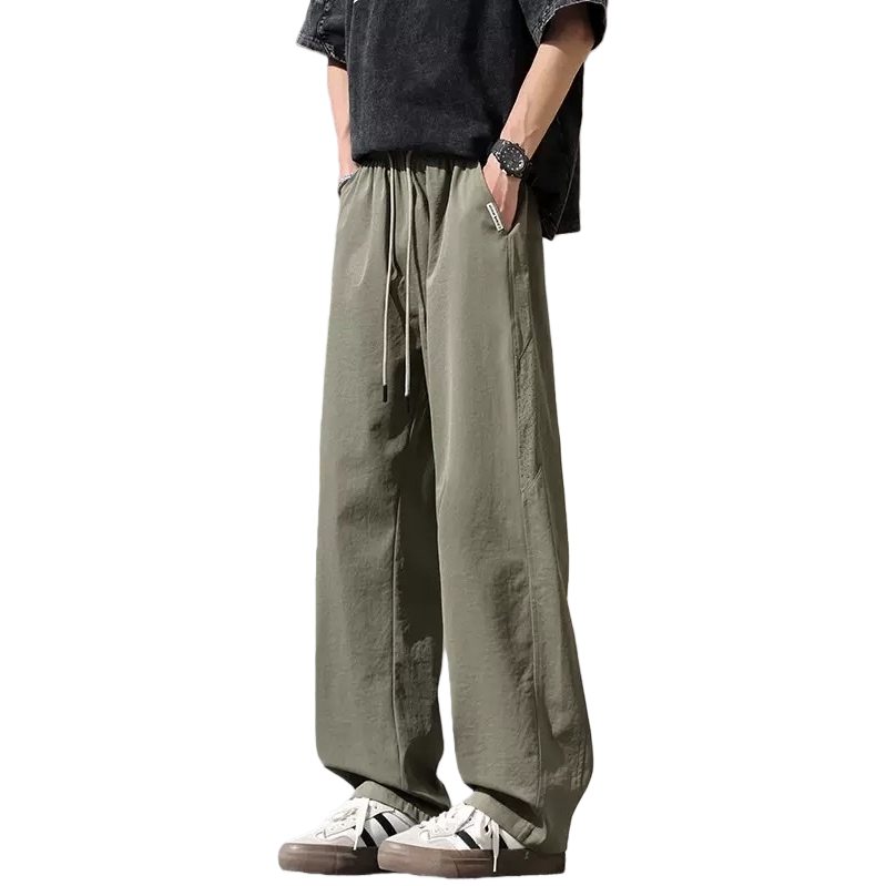 جندي يرتدي سراويل فضفاضة Item Picture