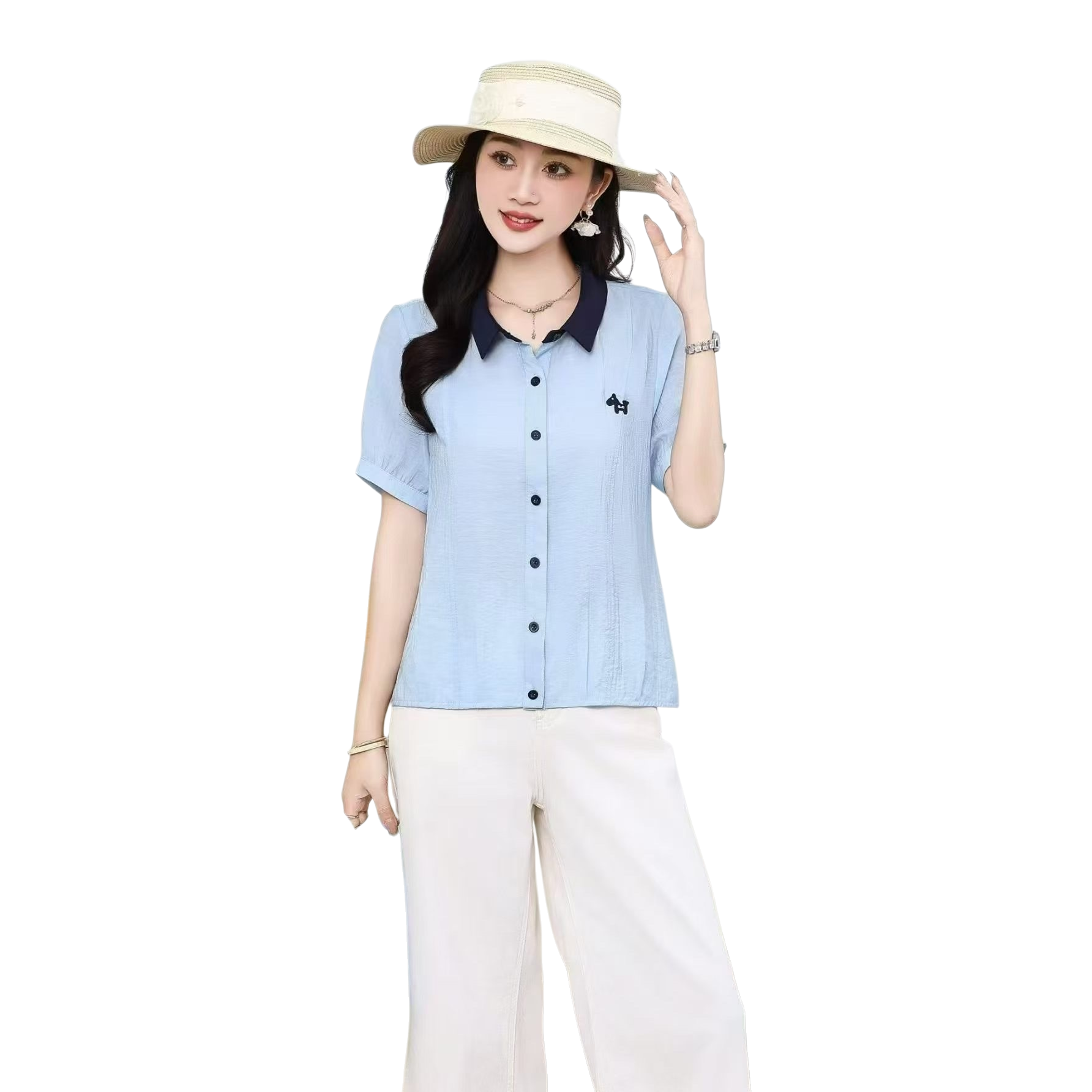 A light blue short-sleeved shirt with a dark blue collar for women, a fashionable and casual top Item Picture