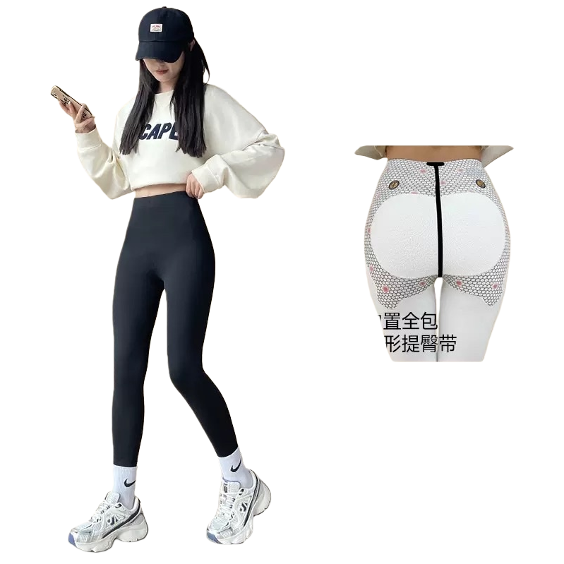 البنطال الأسود الضيق مزود بنماذج نسائية ترتدي ملابس بيضاء Item Picture