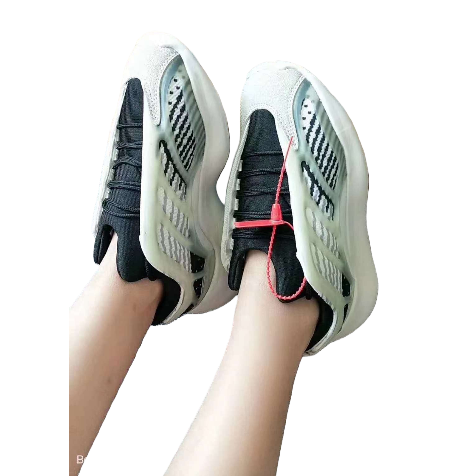 Black and white color sports shoes for men and women, casual, breathable and lightweight running shoes Item Picture