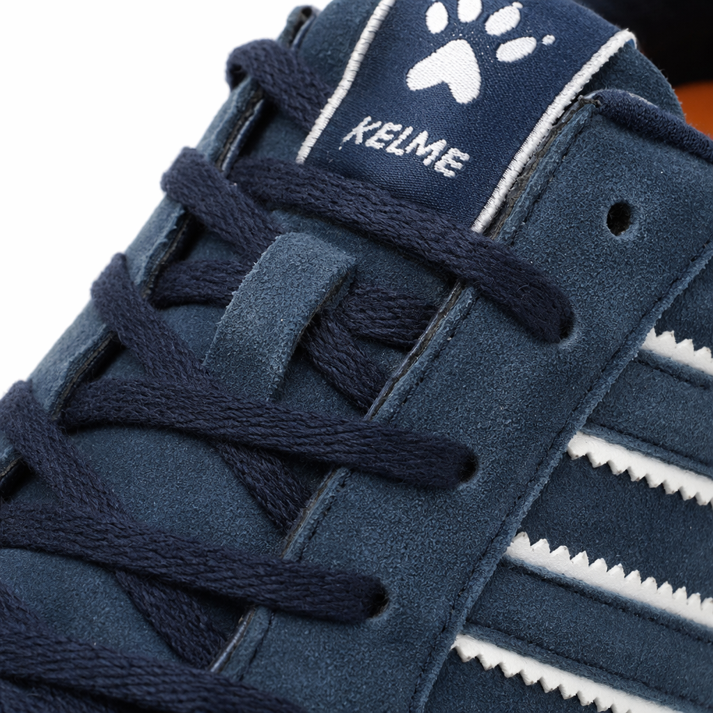 Deep blue suede sports shoes are breathable, shock-absorbing, casual and versatile, suitable for both men and women Application Scenario