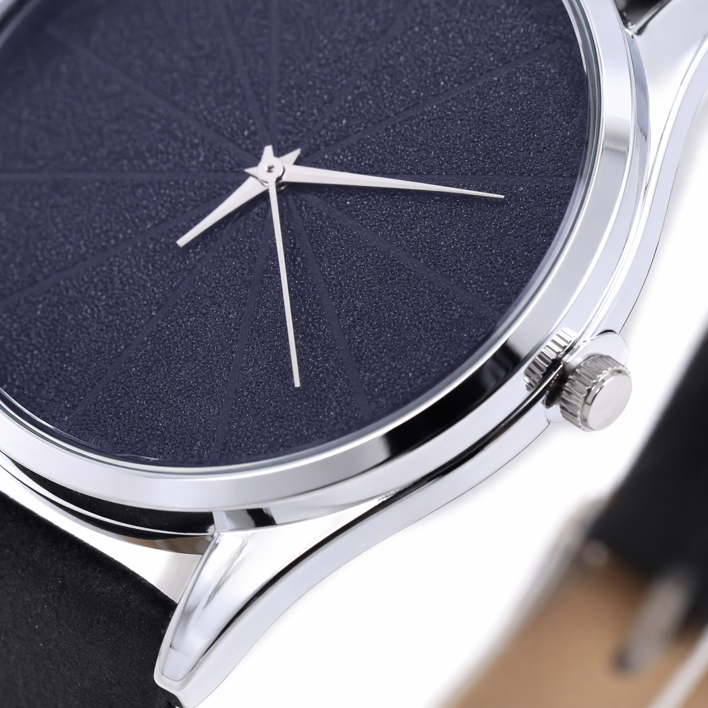 A simple and fashionable quartz watch for men and women with a black strap and silver bezel Application Scenario