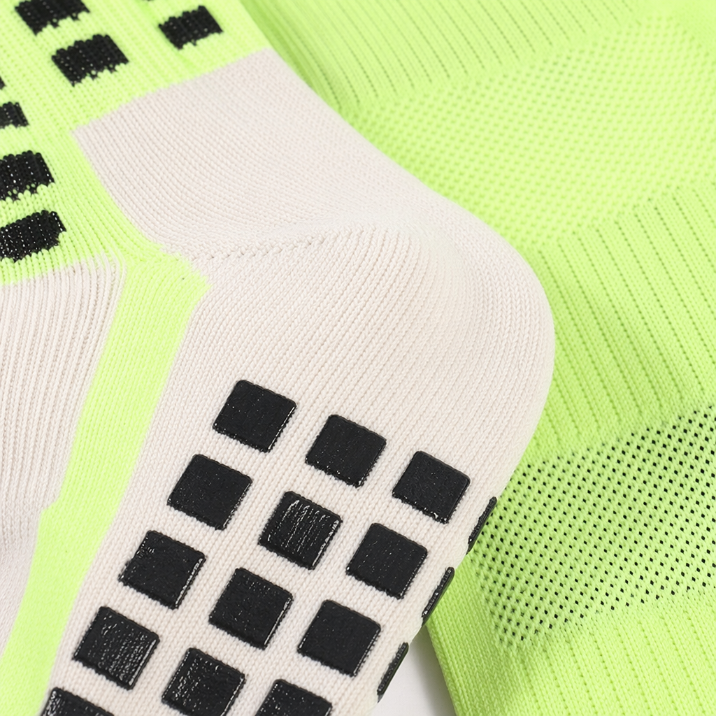 Fluorescent green sports socks for both men and women, breathable, sweat-absorbing and elastic cotton socks Application Scenario