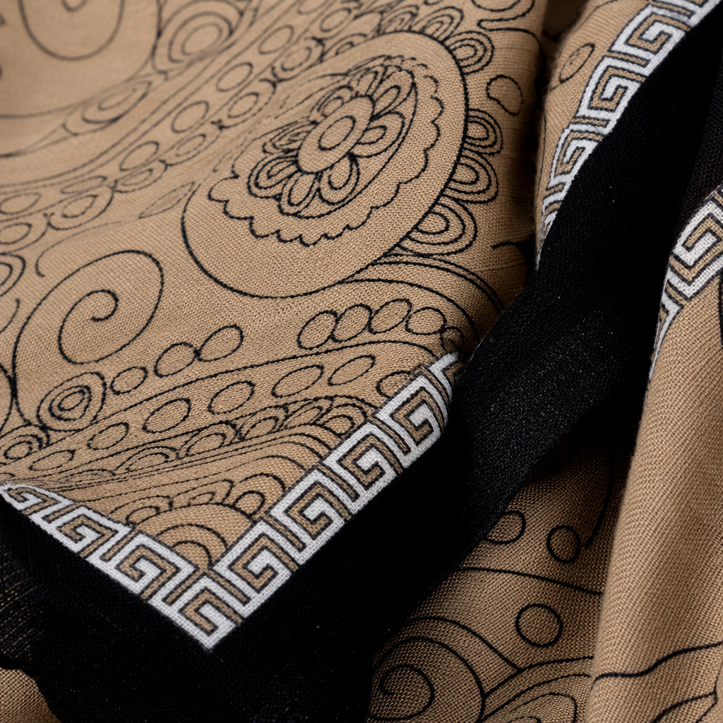 The beige Paisley patterned cashmere blended scarf is light, soft and suitable for all seasons Application Scenario