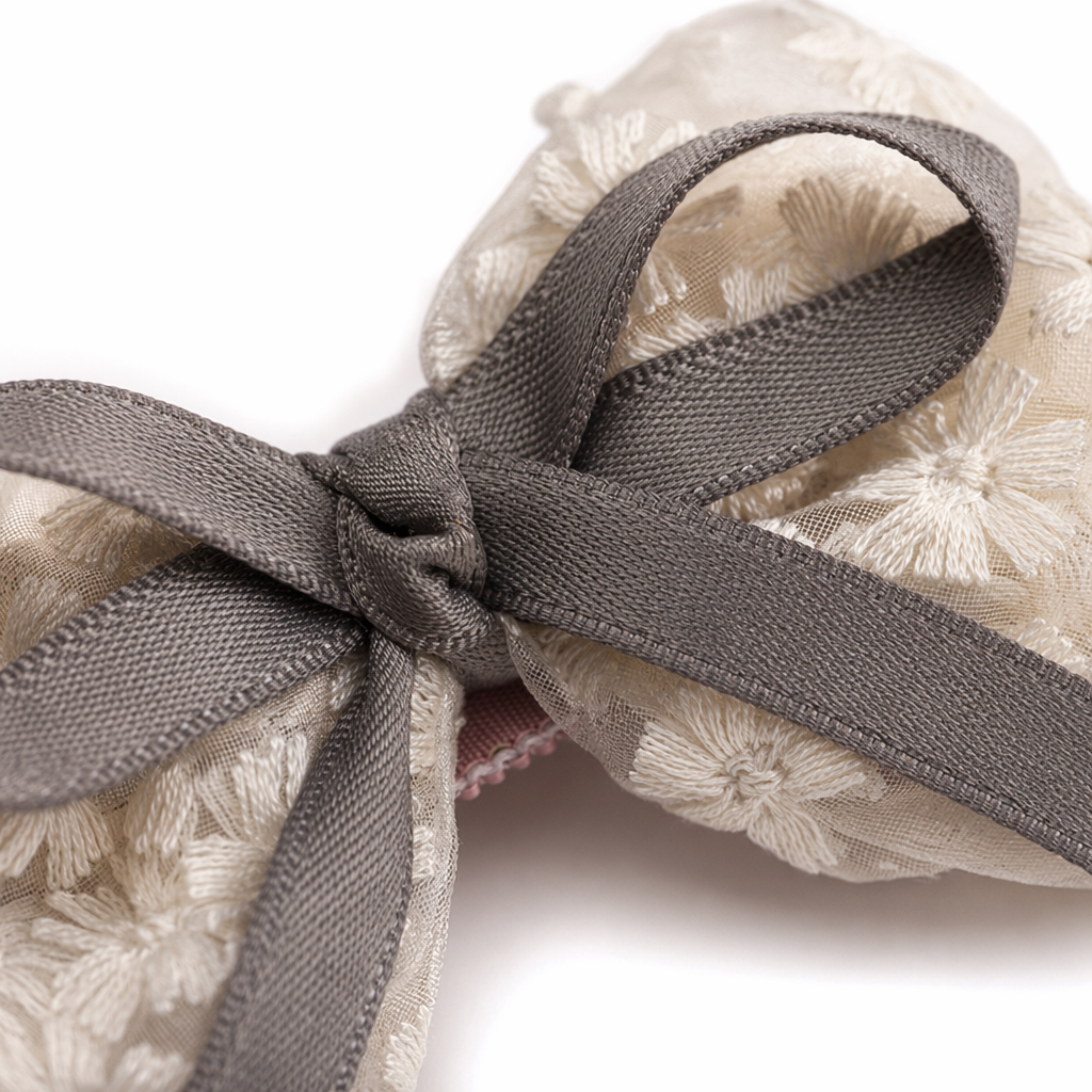 Six colorful ribbon bow hair accessories for girls and adults, suitable for tying hair and headwear Application Scenario