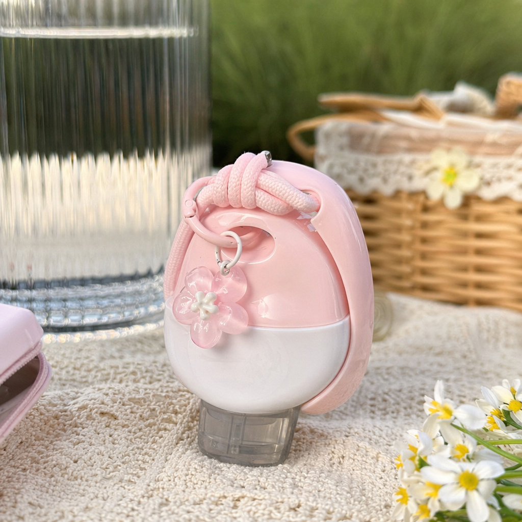Pink sunscreen lotion packaging SPF30 PA+++ Clear, non-greasy, long-lasting protection, light and watery details Picture