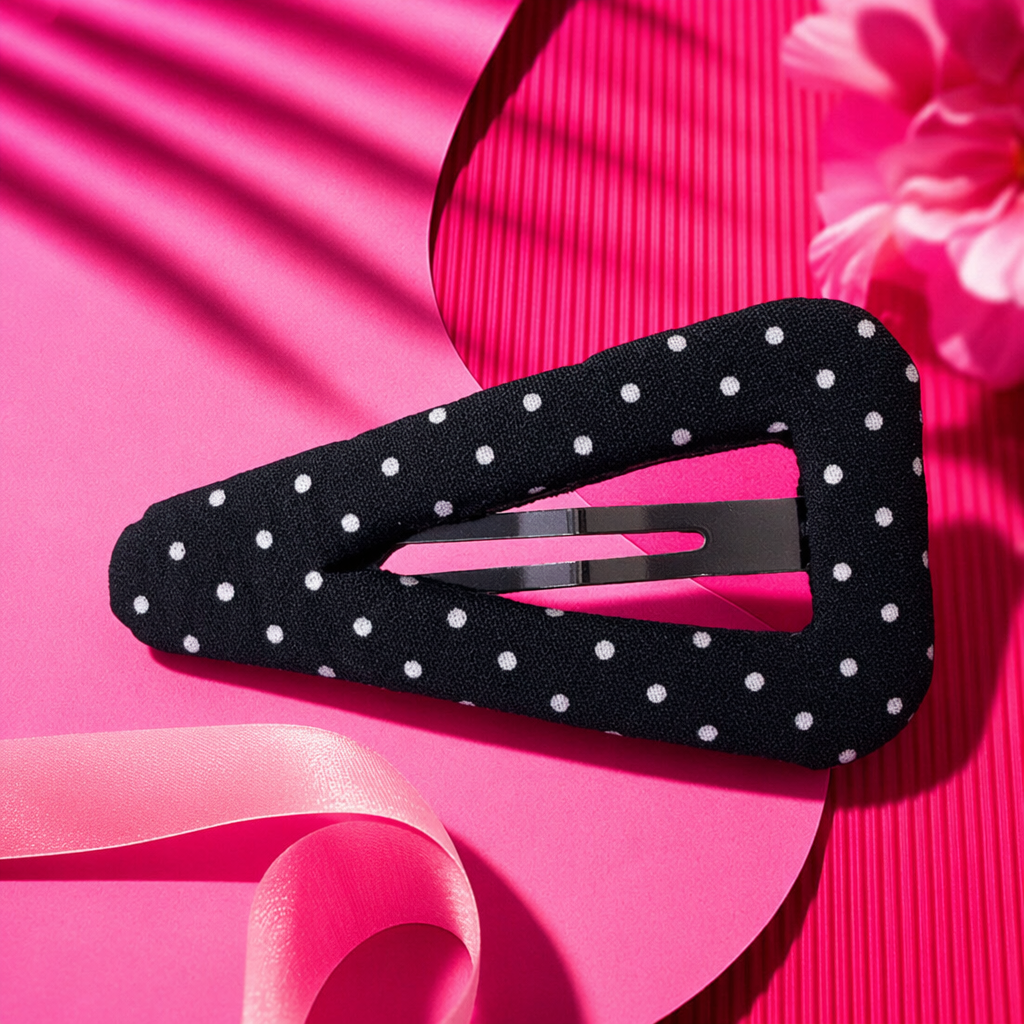 The black polka dot hairpin is a simple and versatile Korean-style women's headwear that exudes a fresh and elegant charm Specification image