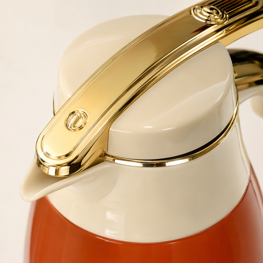 Red thermos flask, large-capacity stainless steel vacuum thermos flask for household use, 1.5L Application Scenario
