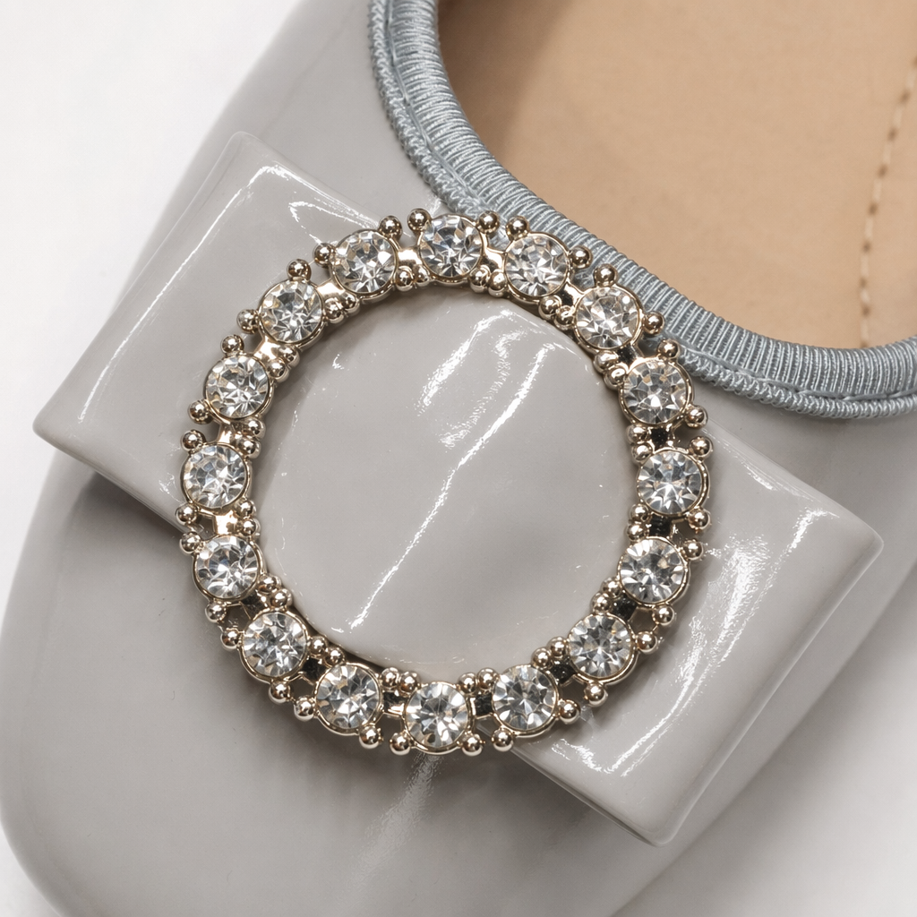 Grey shiny flat shoes with diamond-encrusted circular decorations on the upper for women's single shoes Application Scenario