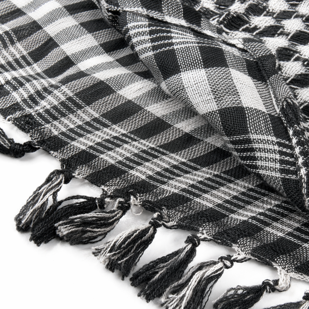 Black and white checkered scarf made of pure cotton and thickened for warmth, suitable for both men and women in autumn and winter Application Scenario