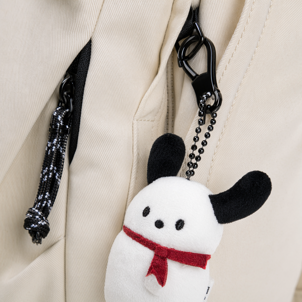 This white, simple and fashionable casual backpack is suitable for both men and women, lightweight and has a large capacity Application Scenario