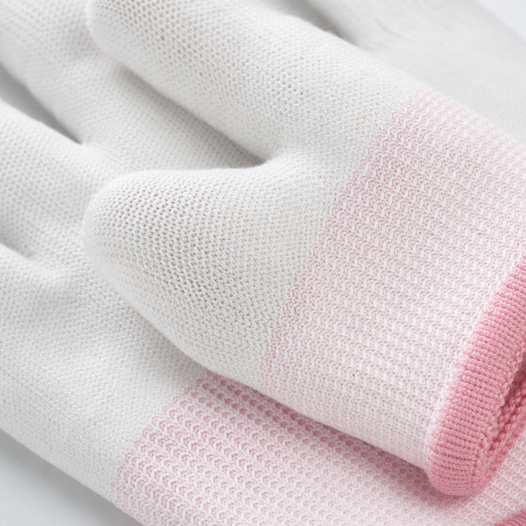 White knitted work gloves are breathable, anti-slip, wear-resistant and lightweight Application Scenario