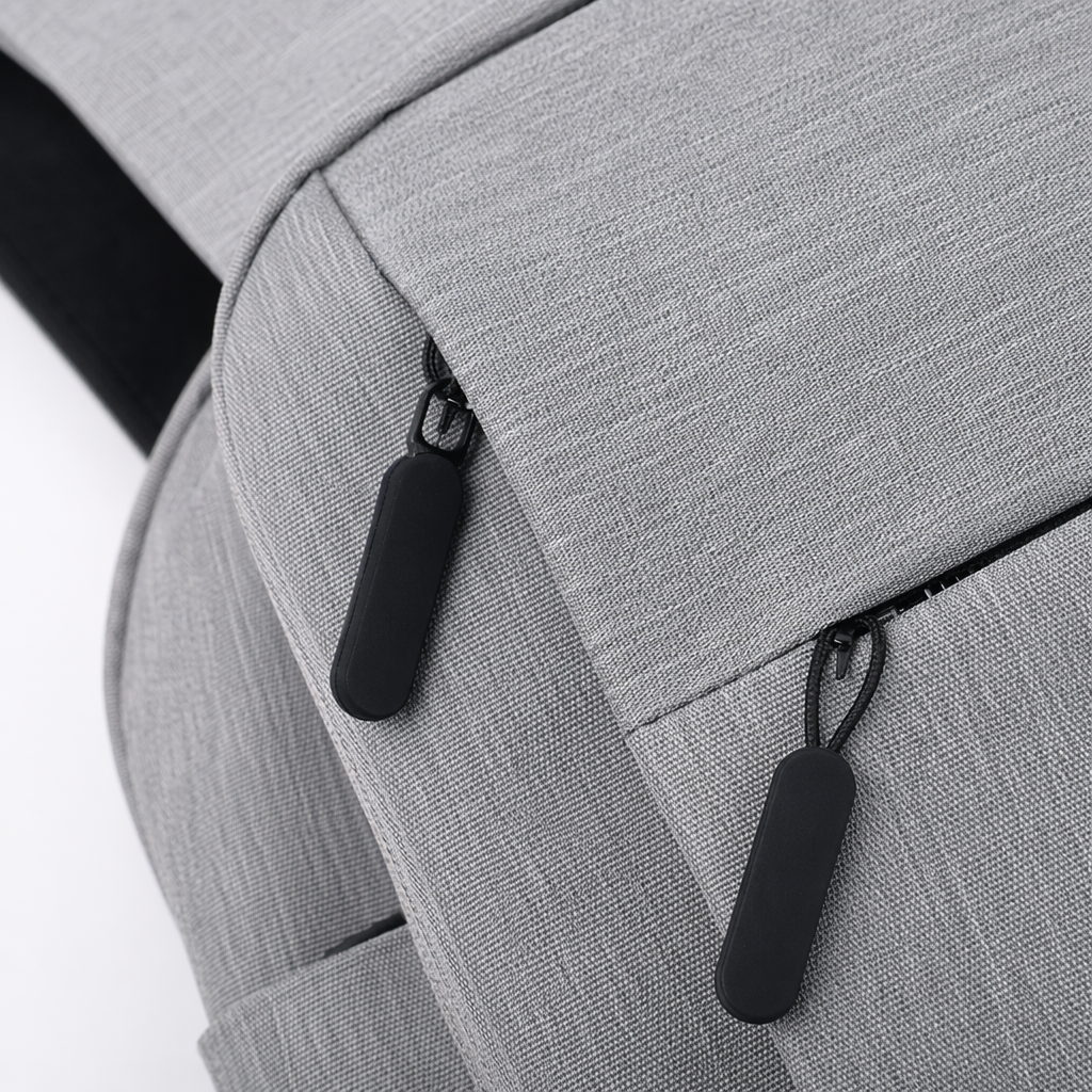 A simple, fashionable and casual grey backpack Application Scenario