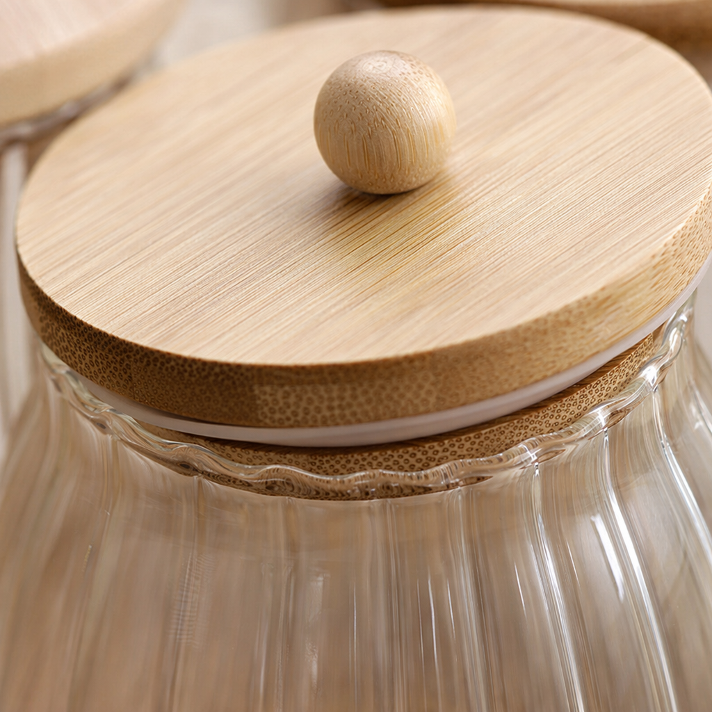 Transparent glass storage tank, household kitchen storage sealed moisture-proof and fresh-keeping container Application Scenario
