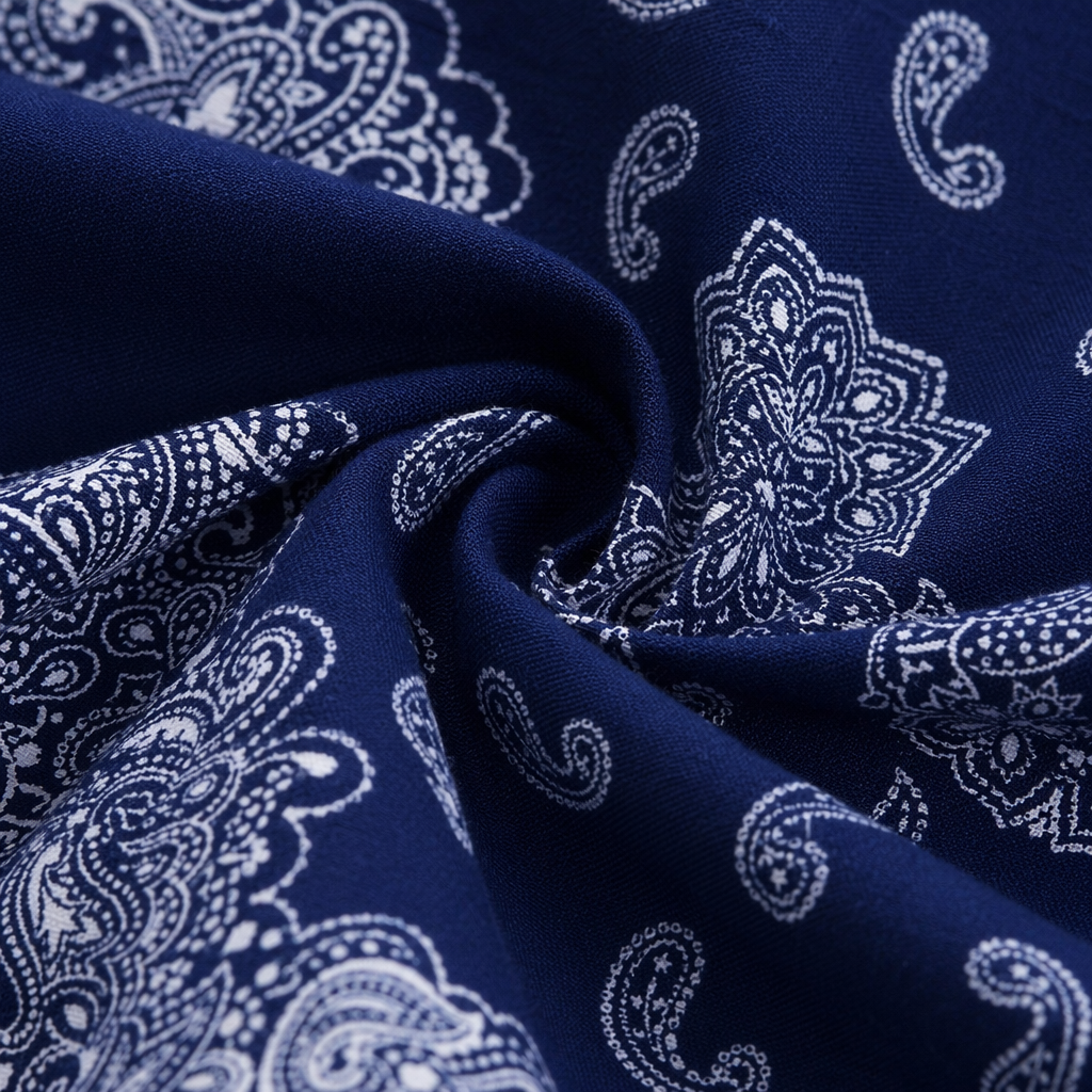 The five-color Paisley patterned silk handkerchief is light, breathable, fashionable and versatile Application Scenario