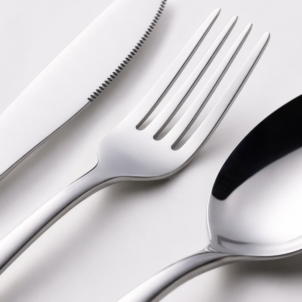 Silver tableware set, stainless steel spoons, forks and knives, four-piece set, home simple style Application Scenario