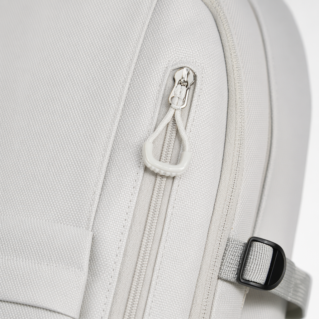 White nylon waterproof backpack for commuting to school, lightweight, wear-resistant, large capacity, casual Application Scenario