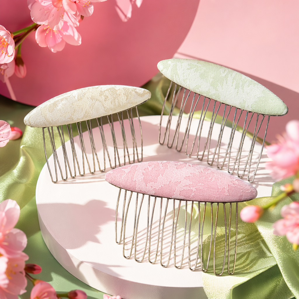 The three-color fabric hair comb is a soft massage comb that won't damage your hair. It's a portable comb for home use Specification image