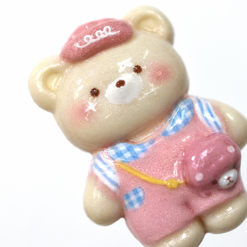 Cute pink cartoon bear and rabbit ceramic ornaments for home decoration Application Scenario