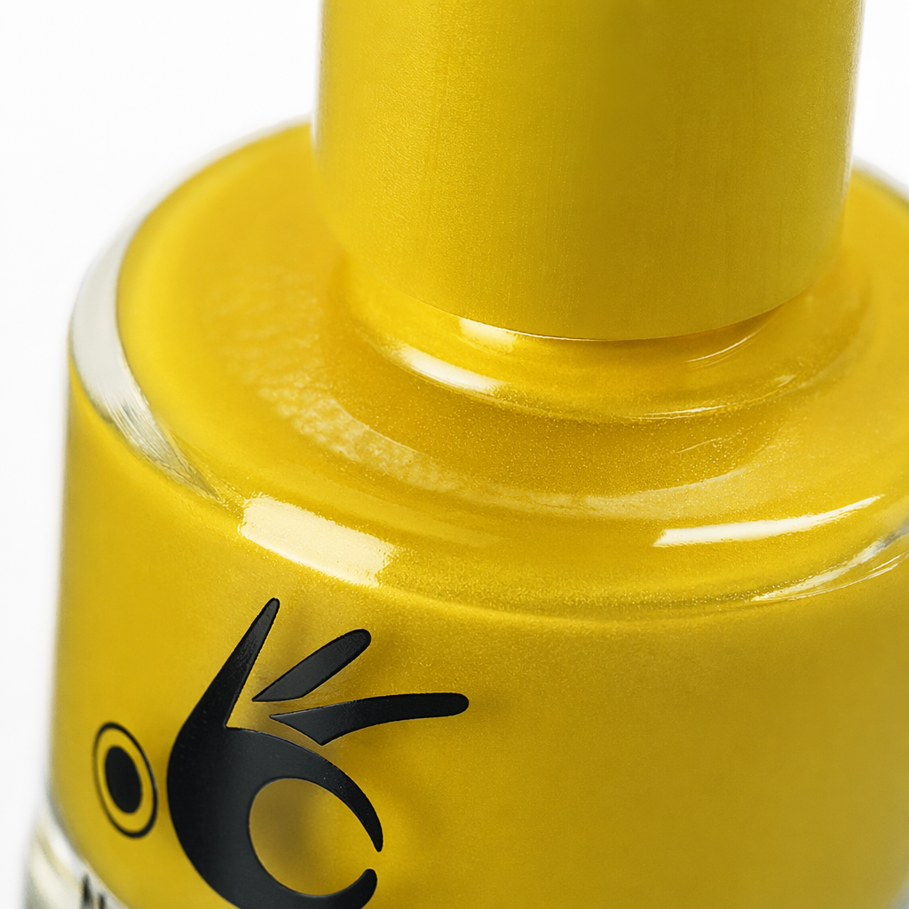 Yellow nail polish bottle, transparent matte texture nail polish storage bottle, nail art tool accessories Application Scenario