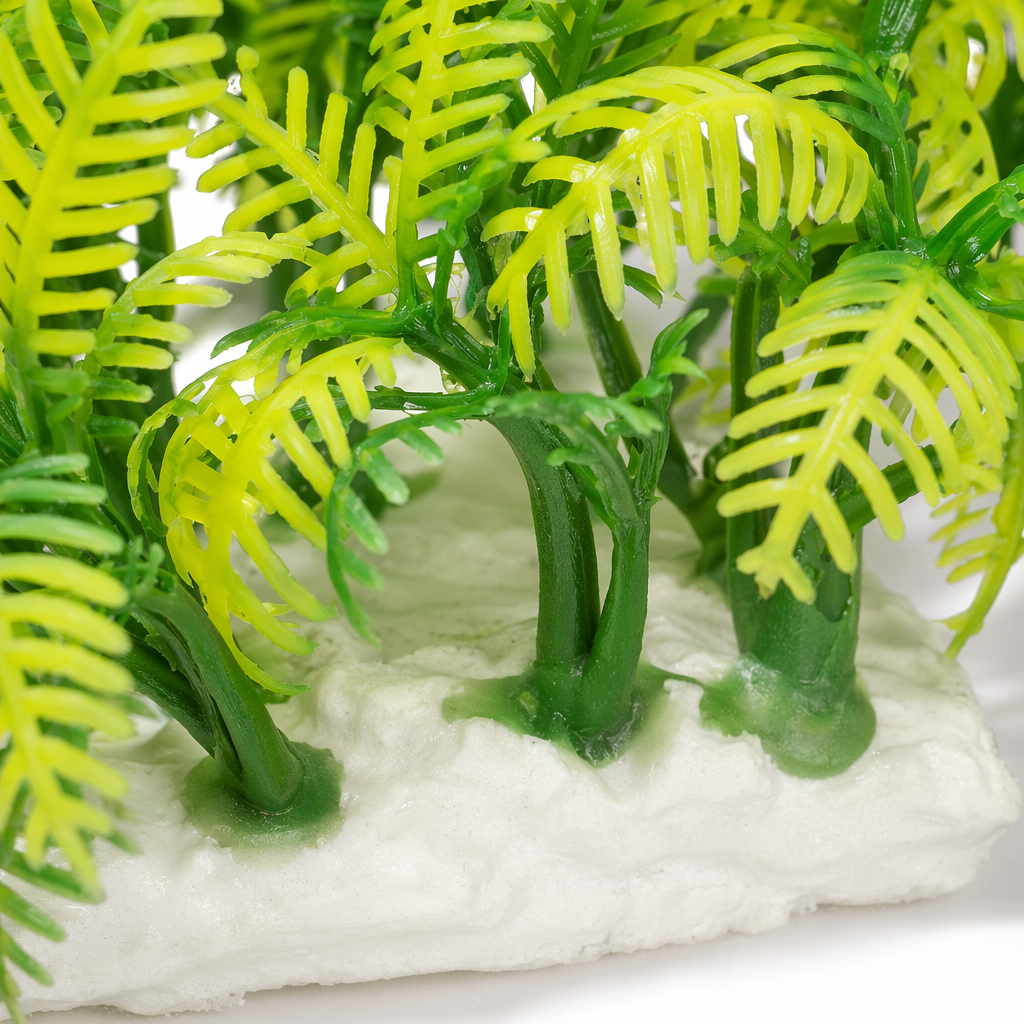 Green and yellow plastic palm tree decorative items for home, courtyard and balcony Application Scenario