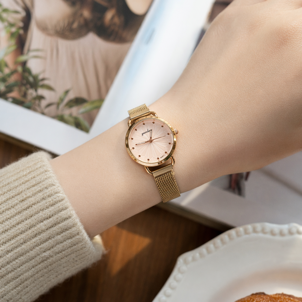 This golden strap watch is a fashionable, simple and light luxury ladies' wristwatch with a stainless steel bracelet and an automatic mechanical watch details Picture