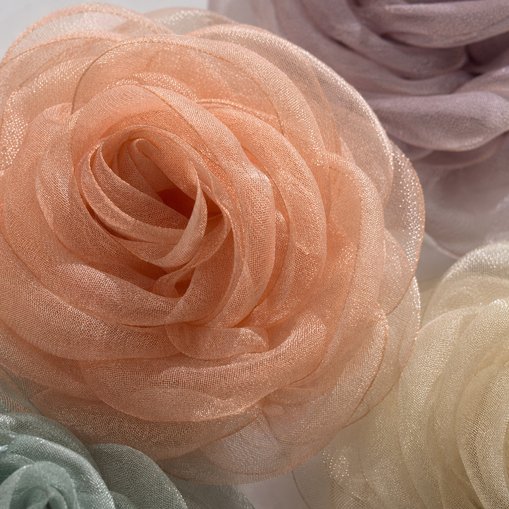 Four artificial decorative bouquets of gauze roses for home decoration Application Scenario
