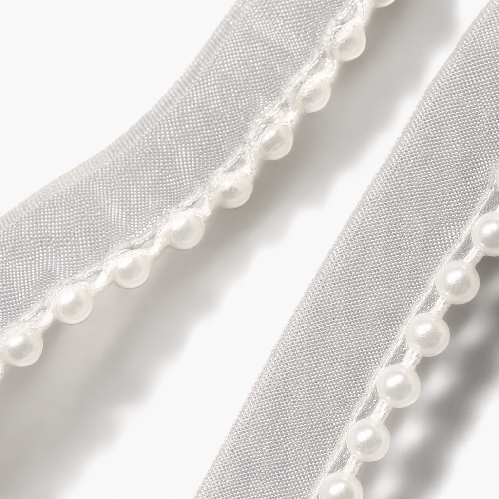 Silver beaded ribbon decorated gift box packaging with DIY lace Application Scenario